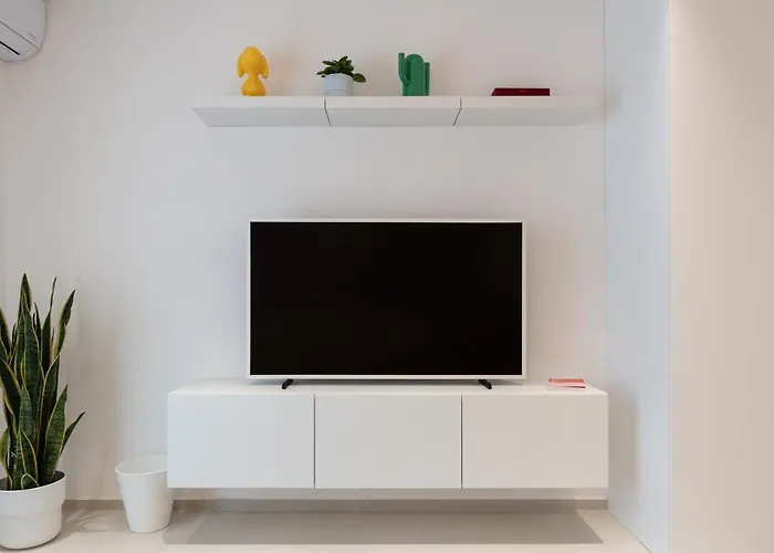 Homevision - Boutique Pop Up Condo - City Center