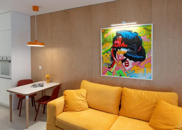 Homevision - Boutique Pop Up Condo - City Center
