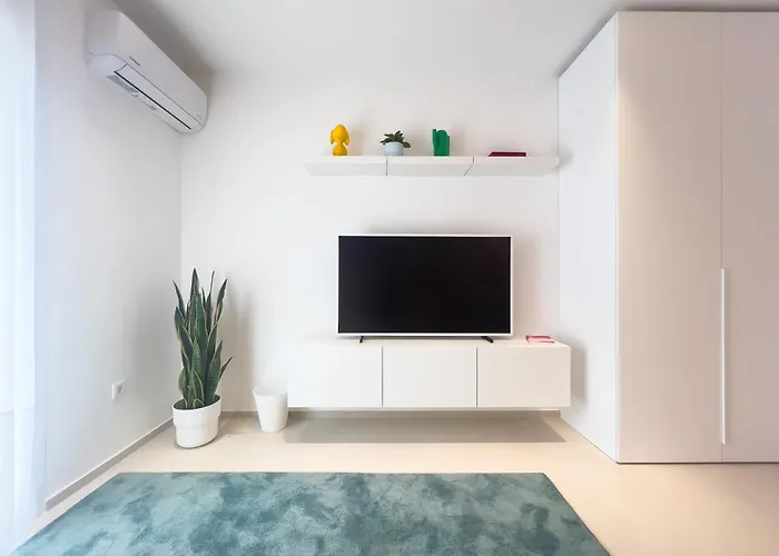 Homevision - Boutique Pop Up Condo - City Center